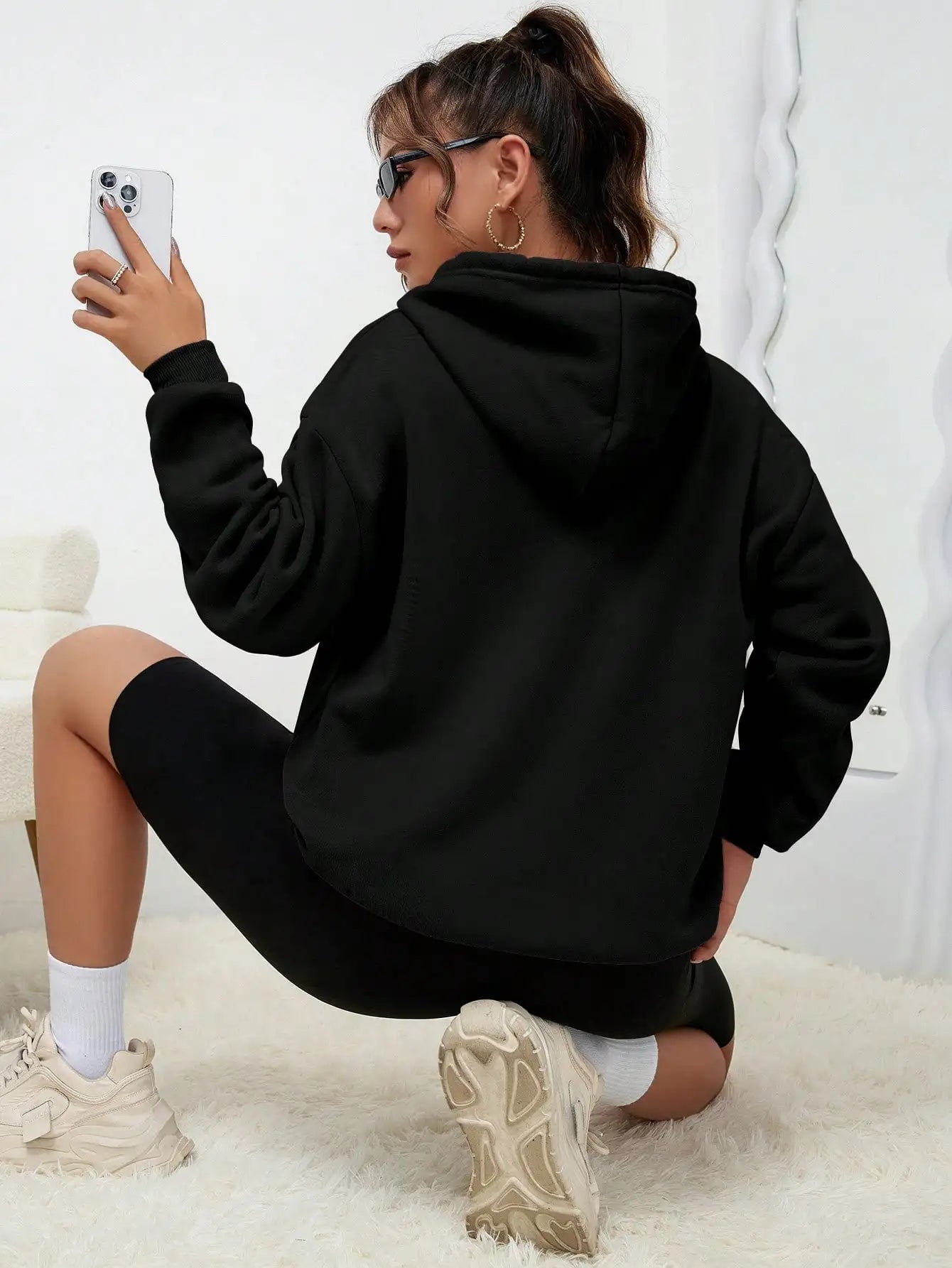 SWEAT-SHIRT A CAPUCHE POUR FEMME